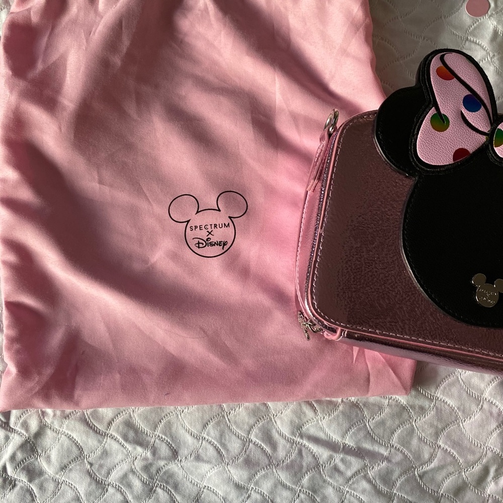 Spectrum Collections x Disney MakeUp Brush Holder - Picture 4 of 8